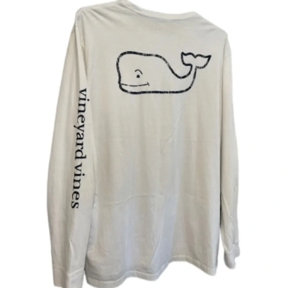 VINEYARD VINES Vintage Whale Long-Sleeve Pocket Tee - Picture 1 of 10